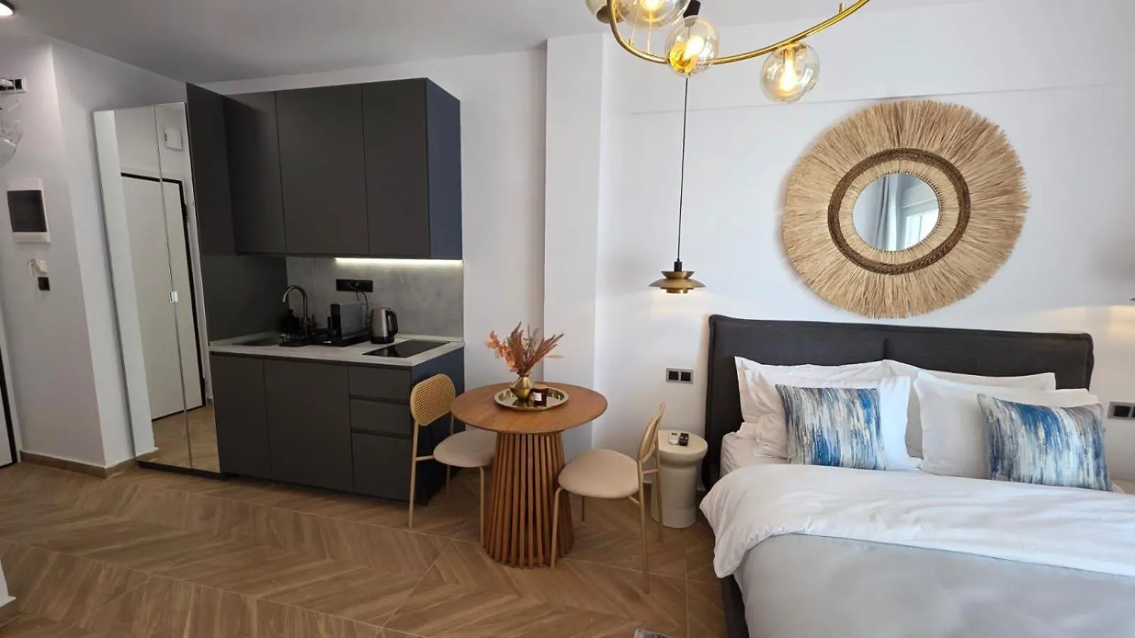 Luxury Apartments In Downtown Of Perea Peraia